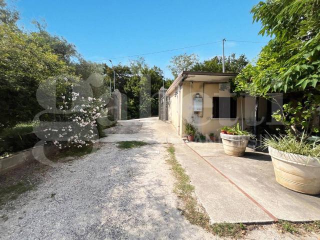 Villa Indipendente in vendita a San Potito Sannitico, Campania