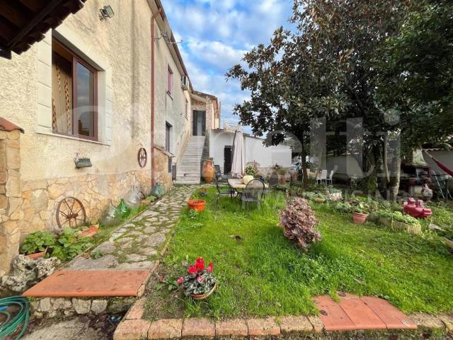 Villa Indipendente in vendita a San Potito Sannitico, Campania