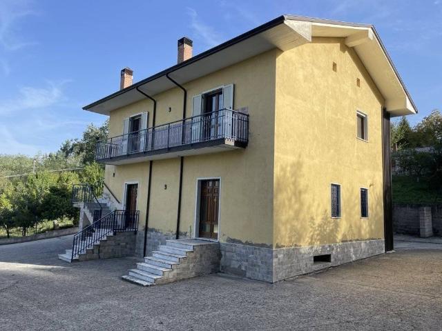Villa Indipendente in vendita a San Potito Ultra, Campania