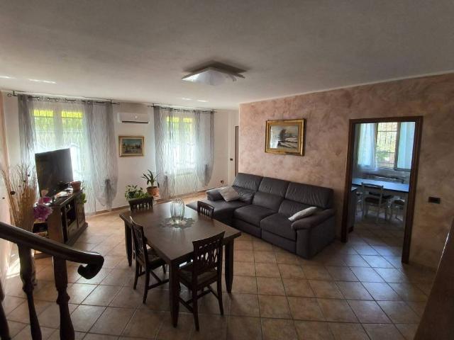 Villa Indipendente in vendita a San Martino Secchia, San Prospero