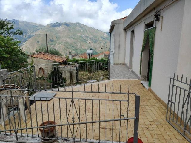 Villa Indipendente in vendita a San Salvatore Di Fitalia, Sicilia