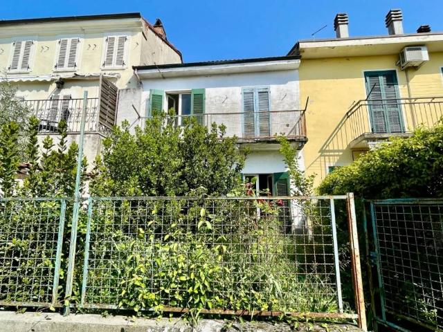 Villa Indipendente in vendita a Piemonte, Alessandria