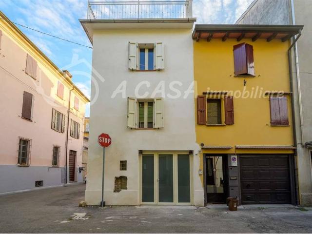 Villa Indipendente in vendita a San Secondo Parmense, Reggio Emilia