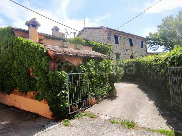 Villa Indipendente in vendita a Serrone, Marche