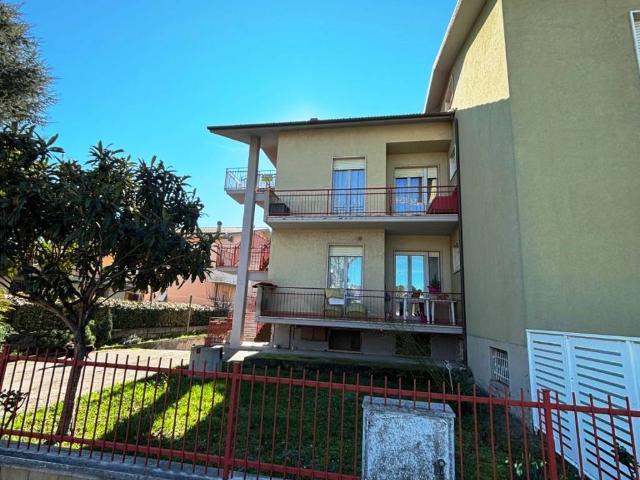 Villa Indipendente in vendita a Settempeda, Marche