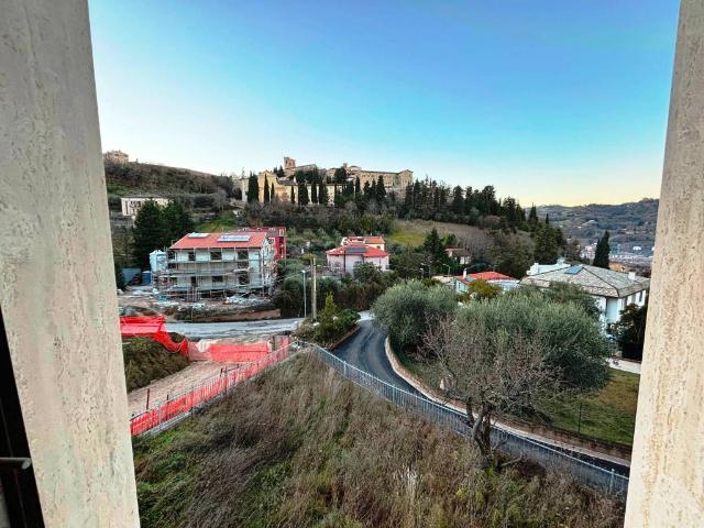 Villa Indipendente in vendita a Marche, Macerata