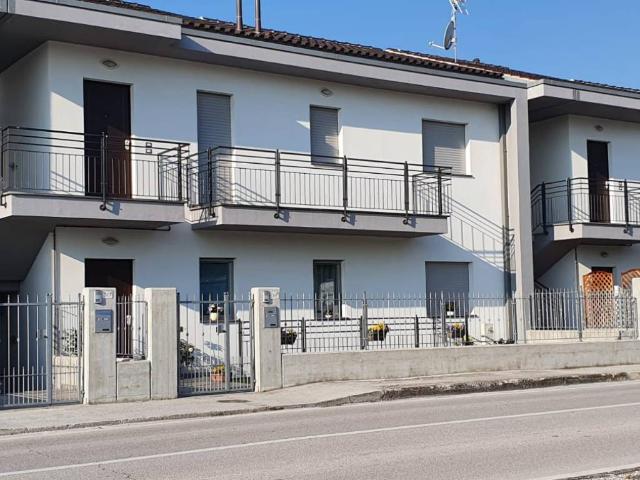 Villa Indipendente in vendita a Settempeda, Marche