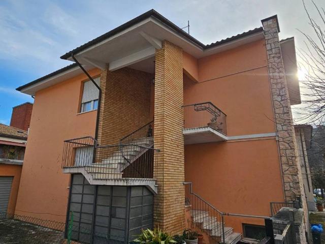 Villa Indipendente in vendita a Di Contro, Marche