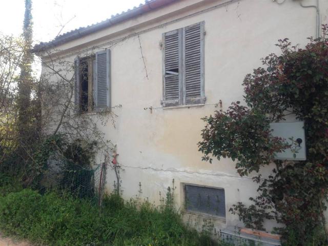 Villa Indipendente in vendita a Uvaiolo, Marche