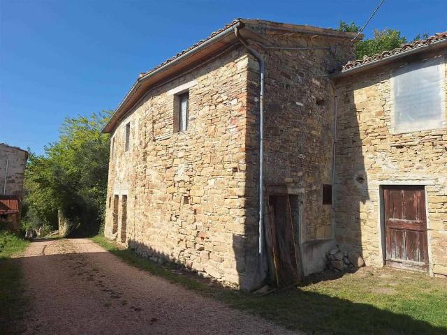 Villa Indipendente in vendita a Pitino, Marche