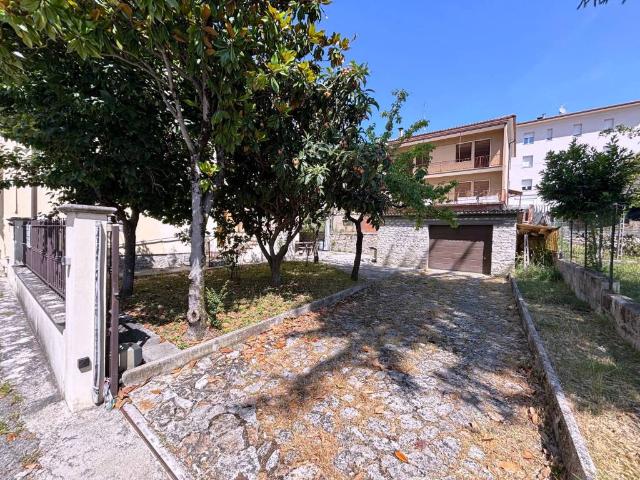 Villa Indipendente in vendita a Di Contro, Marche