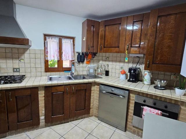Villa Indipendente in vendita a Cèsolo, Marche