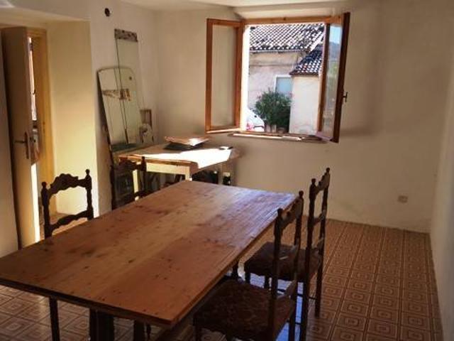 Villa Indipendente in vendita a Isola, San Severino Marche