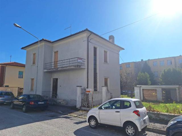 Villa Indipendente in vendita a Di Contro, Marche