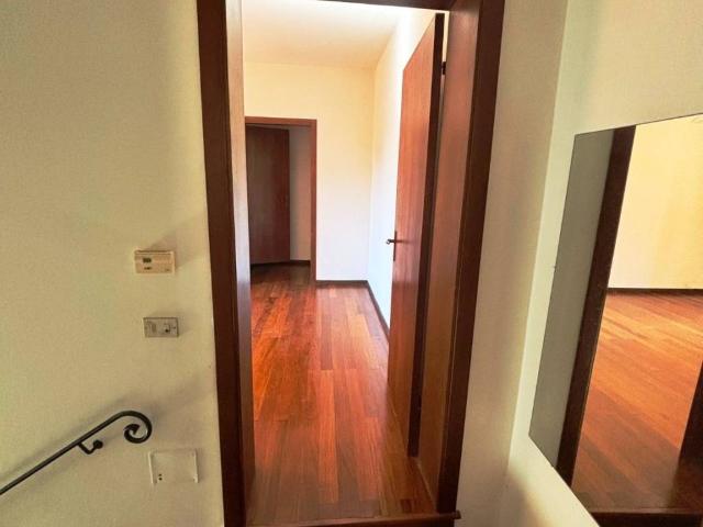 Villa Indipendente in vendita a Castello al Monte, Marche