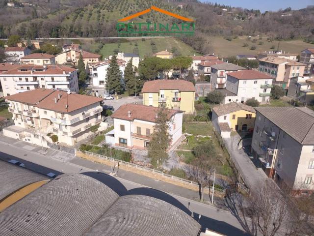 Villa Indipendente in vendita a Di Contro, Marche