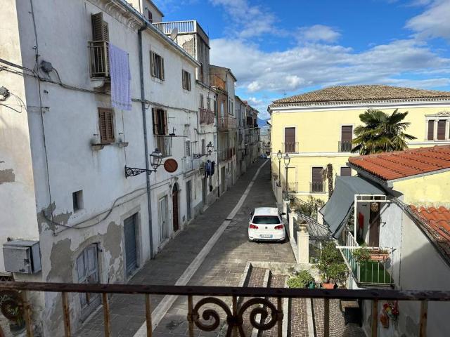 Villa Indipendente in vendita a San Valentino In Abruzzo, Abruzzo