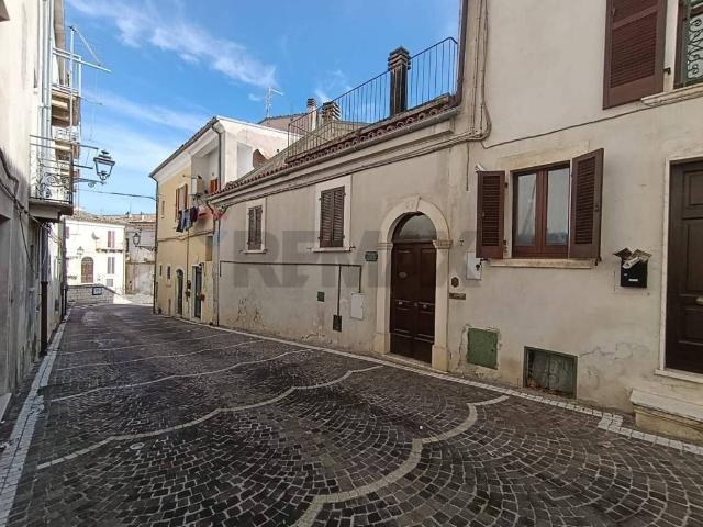 Villa Indipendente in vendita a San Valentino In Abruzzo, Abruzzo