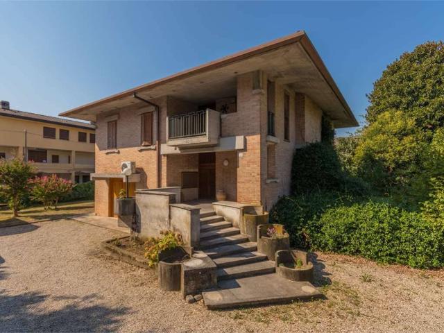 Villa Indipendente in vendita a Cosniga, San Vendemiano