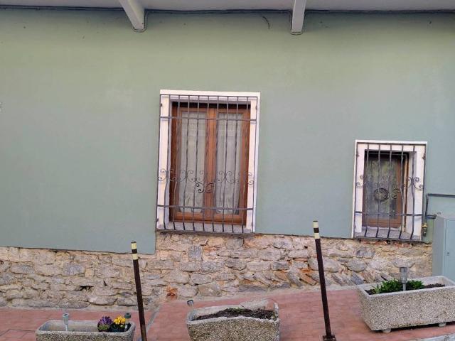 Villa Indipendente in vendita a Sangiano, Varese