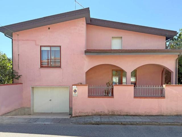 Villa Indipendente in vendita a Sanluri, Sardigna/Sardegna