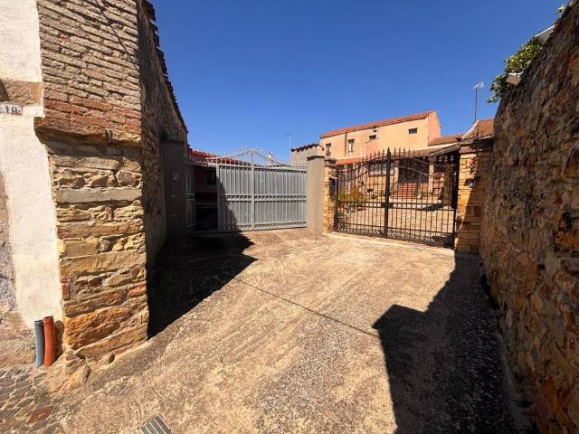 Villa Indipendente in vendita a Sanluri, Sardigna/Sardegna