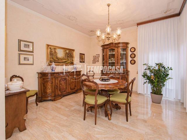 Villa Indipendente in vendita a Sannazzaro De' Burgondi, Lombardia
