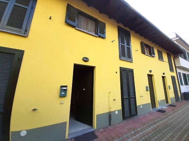 Villa Indipendente in vendita a Sannazzaro De' Burgondi, Lombardia
