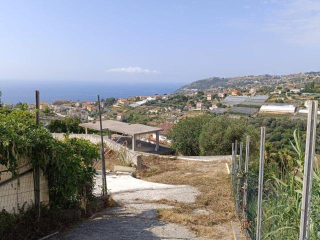 Villa Indipendente in vendita a San Lorenzo, San Remo