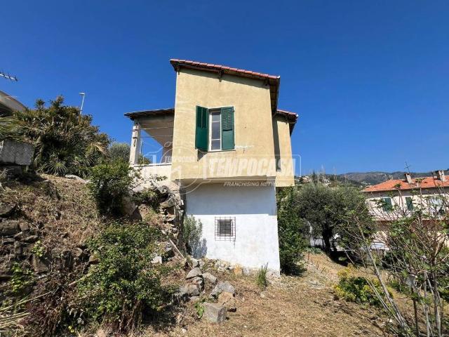 Villa Indipendente in vendita a San Remo, Liguria