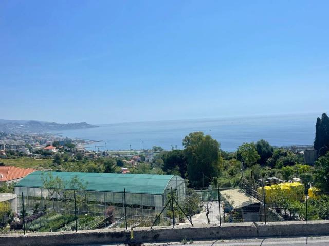 Villa Indipendente in vendita a San Remo, Liguria