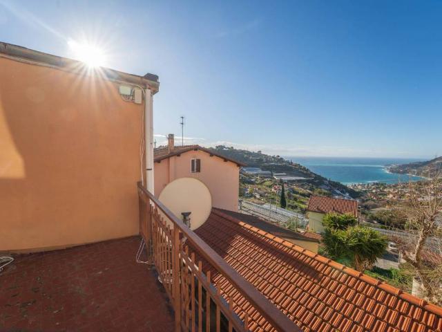 Villa Indipendente in vendita a San Remo, Liguria