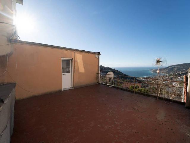 Villa Indipendente in vendita a San Remo, Liguria