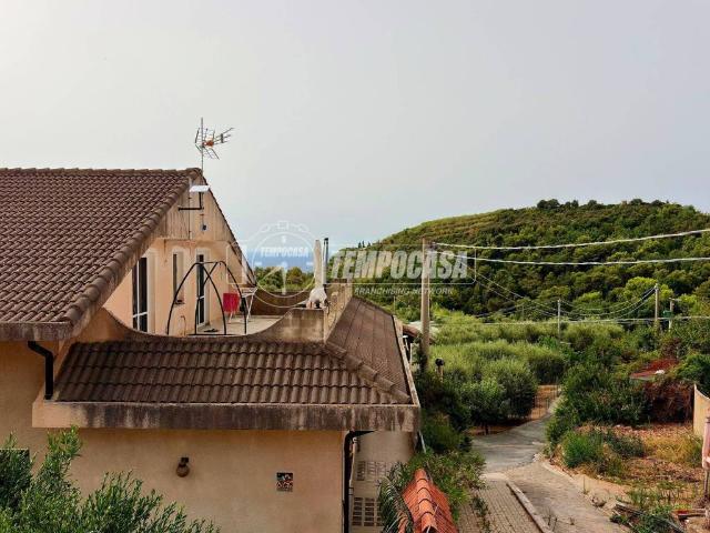 Villa Indipendente in vendita a San Remo, Liguria
