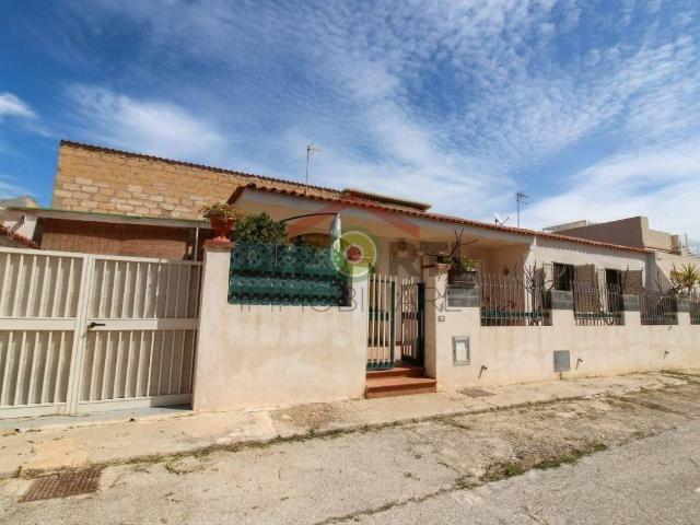 Villa Indipendente in vendita a Casuzze, Santa Croce Camerina