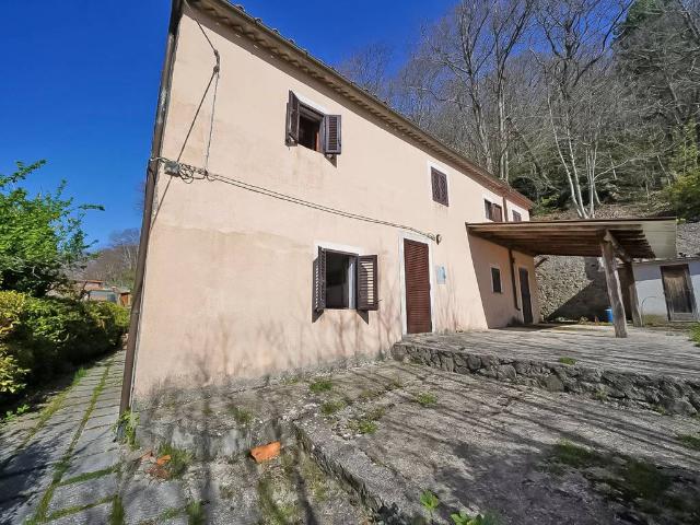 Villa Indipendente in vendita a Unione dei Comuni Montani Amiata Grossetana, Santa Fiora