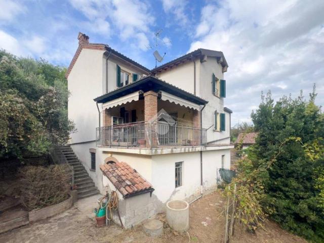 Villa Indipendente in vendita a Santa Giuletta, Lombardia