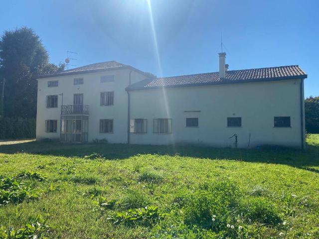 Villa Indipendente in vendita a Fratte, Santa Giustina In Colle