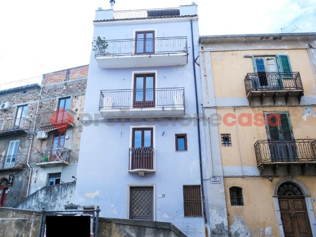 Villa Indipendente in vendita a Santa Lucia Di, Sicilia