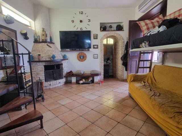 Villa Indipendente in vendita a Santa Lucia Di, Sicilia