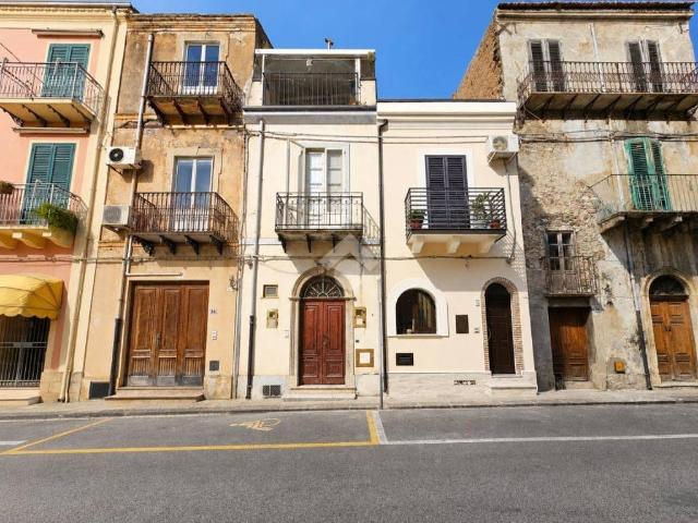 Villa Indipendente in vendita a Santa Lucia Di, Sicilia