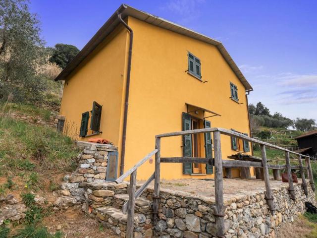 Villa Indipendente in vendita a San Lorenzo Della Costa, Liguria