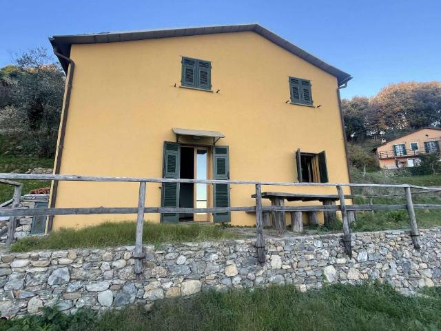 Villa Indipendente in vendita a San Lorenzo Della Costa, Liguria