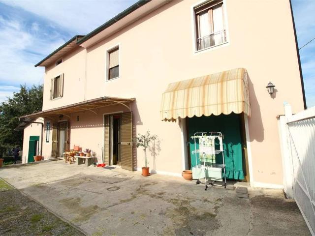Villa Indipendente in vendita a Santa Maria A Monte, Toscana