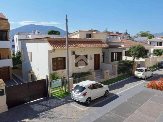 Villa Indipendente in vendita a Santa Maria A Vico, Campania