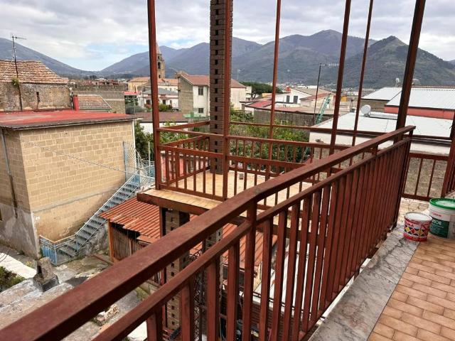 Villa Indipendente in vendita a Santa Maria A Vico, Campania