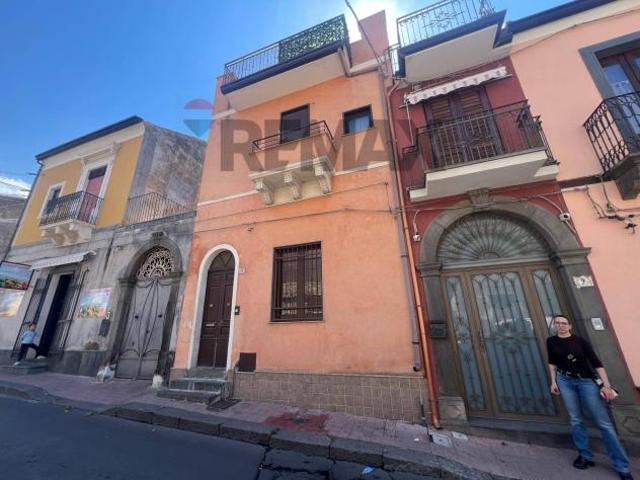 Villa Indipendente in vendita a Santa Maria Di Licodia, Sicilia