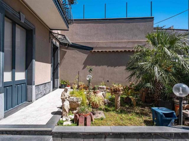 Villa Indipendente in vendita a Santa Maria Di Licodia, Sicilia