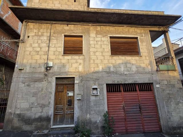 Villa Indipendente in vendita a Santa Maria Di Licodia, Sicilia