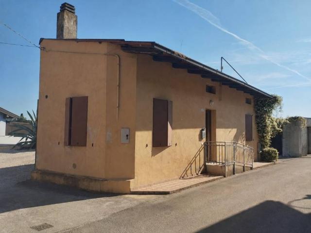 Villa Indipendente in vendita a Santa Maria La Longa, Friuli-Venezia Giulia